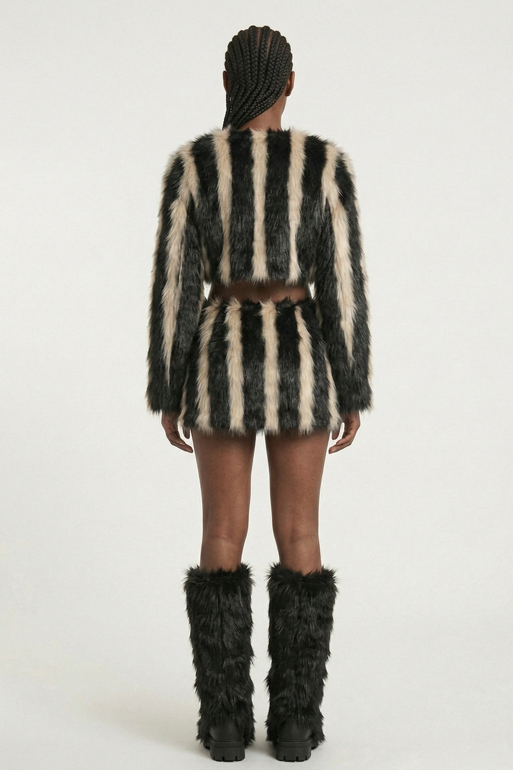 Zebra-Kunstfell 3-teiliges Set – Cropped Jacke, Minirock & Beinstulpen